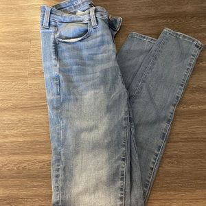 American Eagle high waisted, size 6 long jeans